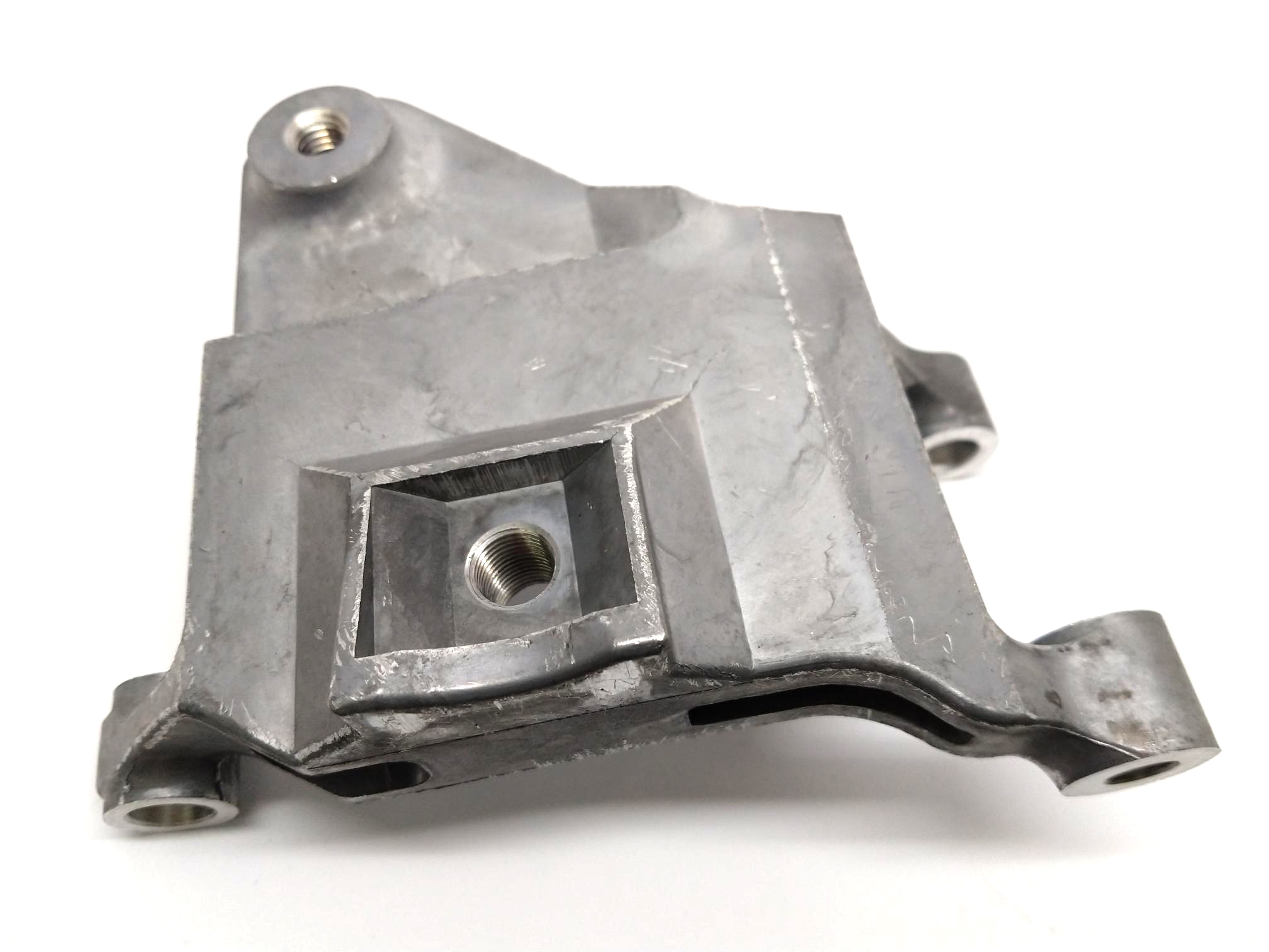 TRAVESAÑO DE SOPORTE DE MOTOR  NISSAN TIIDA HATCHBACK 07-15  1.8