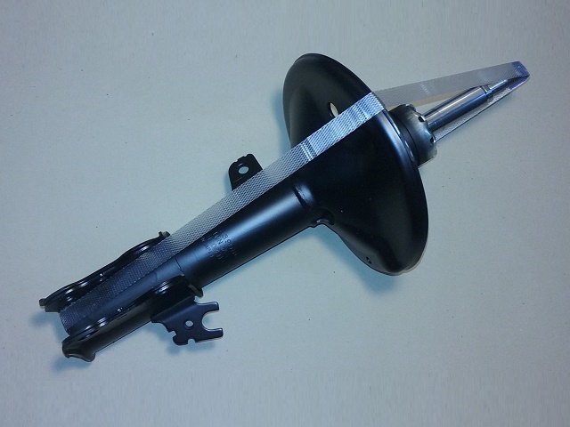 KIT AMORTIGUADOR KYB TOYOTA CAMRY 96-01 DEL  GAS