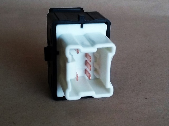 SWITCH VIDRIO PTA.DEL.  NISSAN FRONTIER BRA 03-08  2.8 DIESEL TU - foto 2
