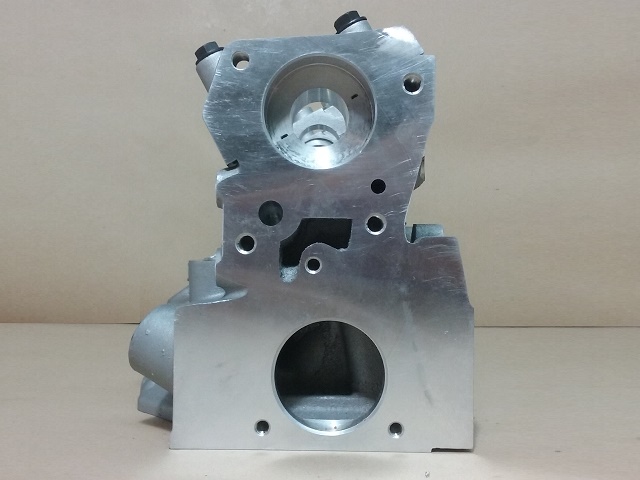 TAPA DE CILINDROS RENAULT F8Q 1.9D GUIA DE BRONCE CALENTADOR VER - foto 3