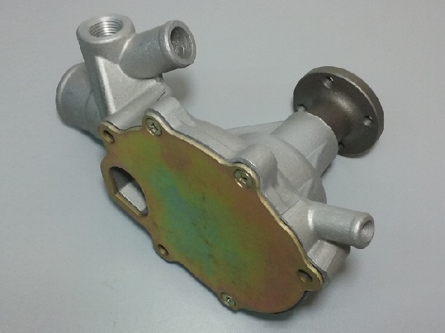BOMBA DE AGUA TOYOTA DYNA COASTER LAND CRUISER B 3.0 2B 3.2 ALUMINIO CON CAÑO TRASERO 72-80 MARCA NUK - foto 2
