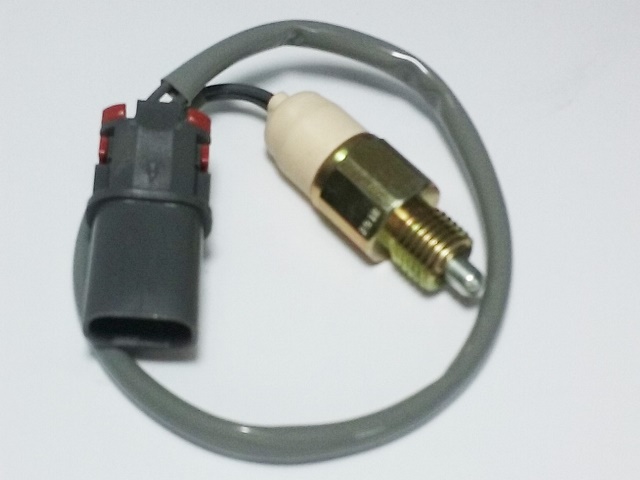 BULBO MARCHA ATRAS  NISSAN SENTRA 90-95  1.6 CARB 8V - foto 2