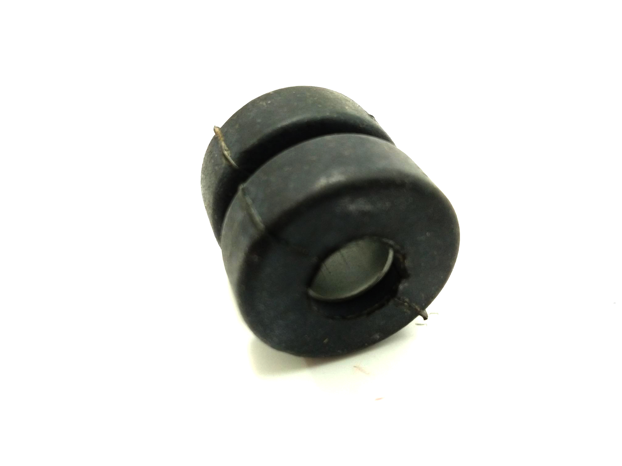 SOPORTE DE GOMA NISSAN X-TERRA 04-08  2.8 DIESEL TURBO - foto 2