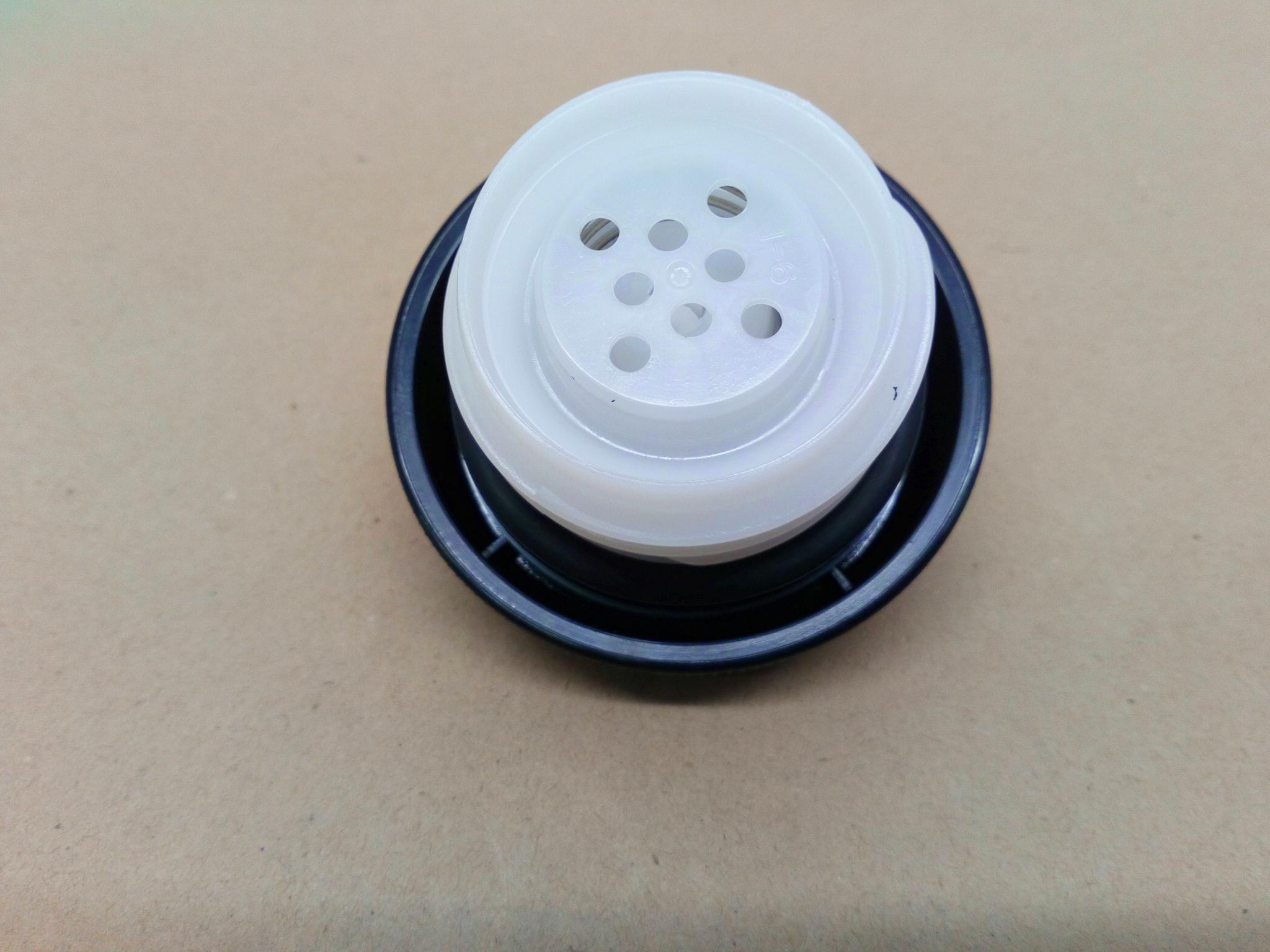 TAPA TANQUE COMBUSTIBLE  NISSAN SENTRA 90-95  1.6 INY 16V - foto 3