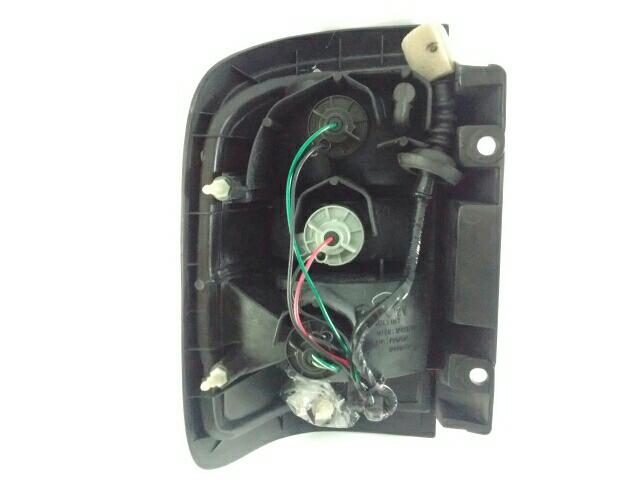 FARO TRASERO DER  NISSAN PATHFINDER 96-04 96-99 3.3 INY V6 - foto 2