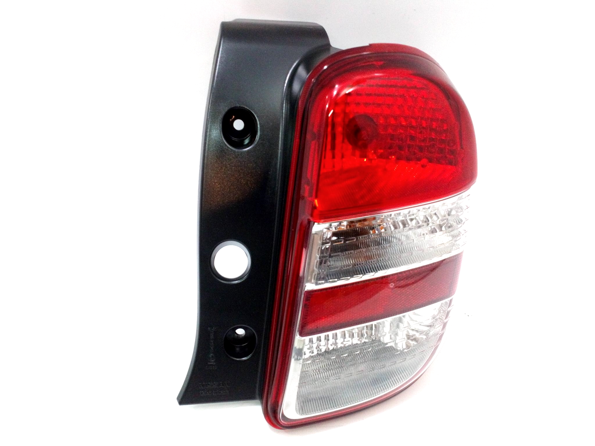 FARO TRASERO DER  NISSAN MARCH 12-  MK13X 1.6 INY 16V DOHC