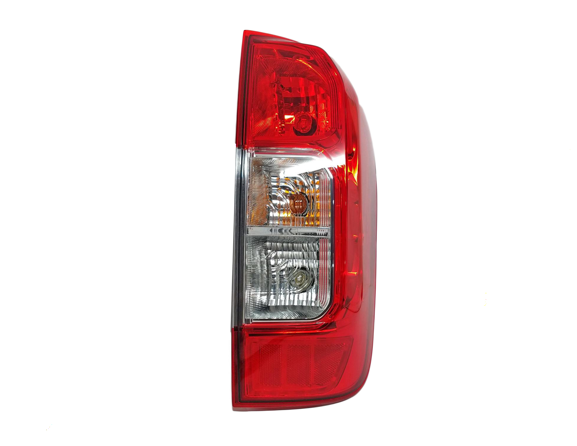 FARO TRASERO DER  NISSAN FRONTIER NP300 16-19  2.3 SERIE YS