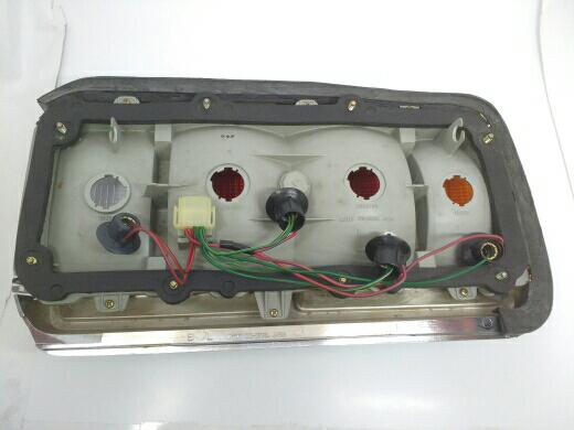 FARO TRASERO IZQ  NISSAN DATSUN 200L 78-81 COUPE 2.0 CARB - foto 2