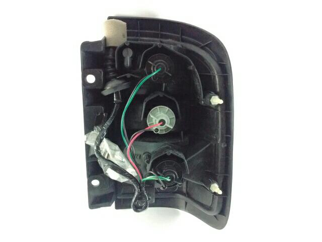 FARO TRASERO IZQ  NISSAN PATHFINDER 96-04 96-99 3.3 INY V6 - foto 2
