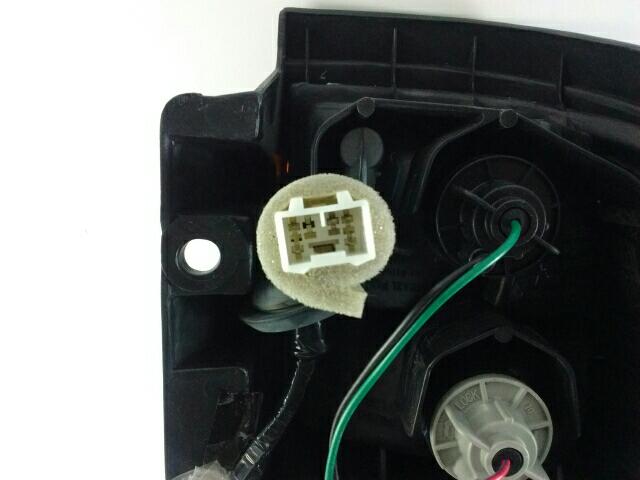 FARO TRASERO IZQ  NISSAN PATHFINDER 96-04 96-99 3.3 INY V6 - foto 3