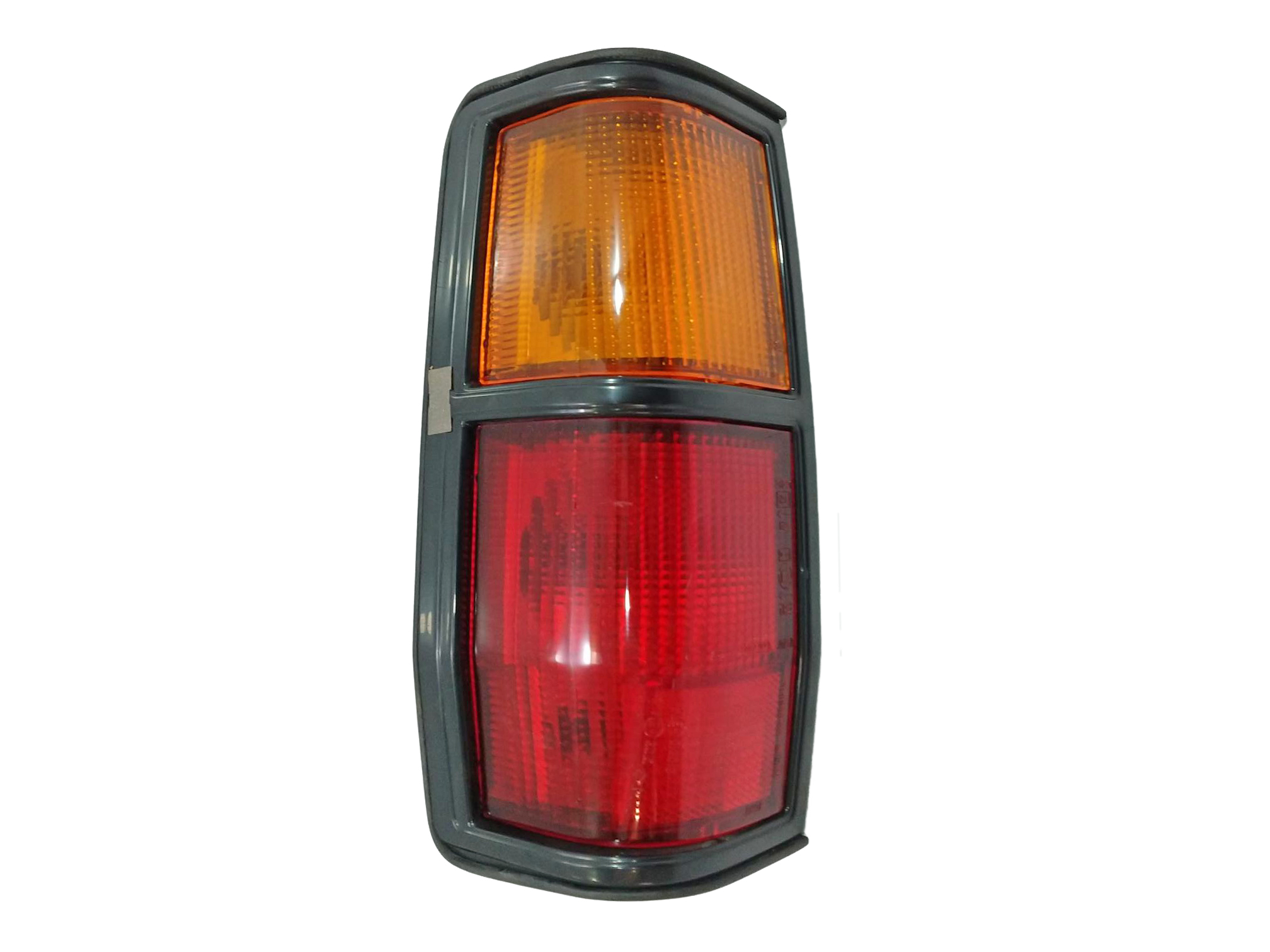 FARO TRASERO IZQUIERDO  NISSAN PICKUP 90-94 720 (MEXICO)  2.3 DI