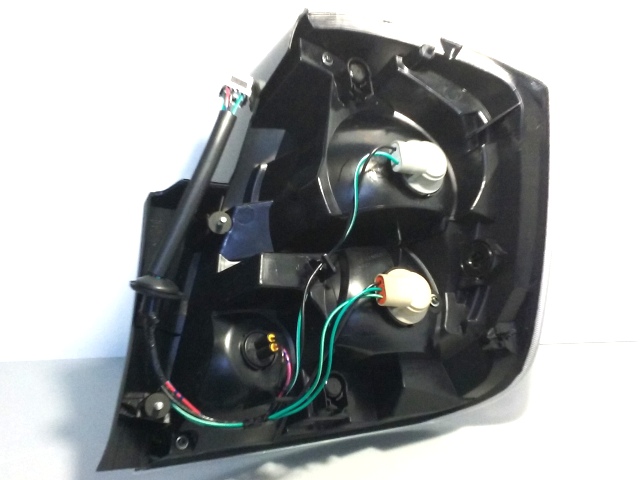 FARO TRASERO IZQ  NISSAN SENTRA 11-14  2.0 INY 16V DOHC - foto 3