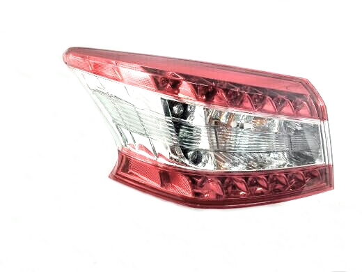 FARO TRASERO IZQ  NISSAN SENTRA 2015-2020  1.8 INY 16V DOHC