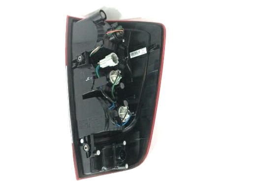 FARO TRASERO  NISSAN NP300 19-  2.3 SERIE YS - foto 2