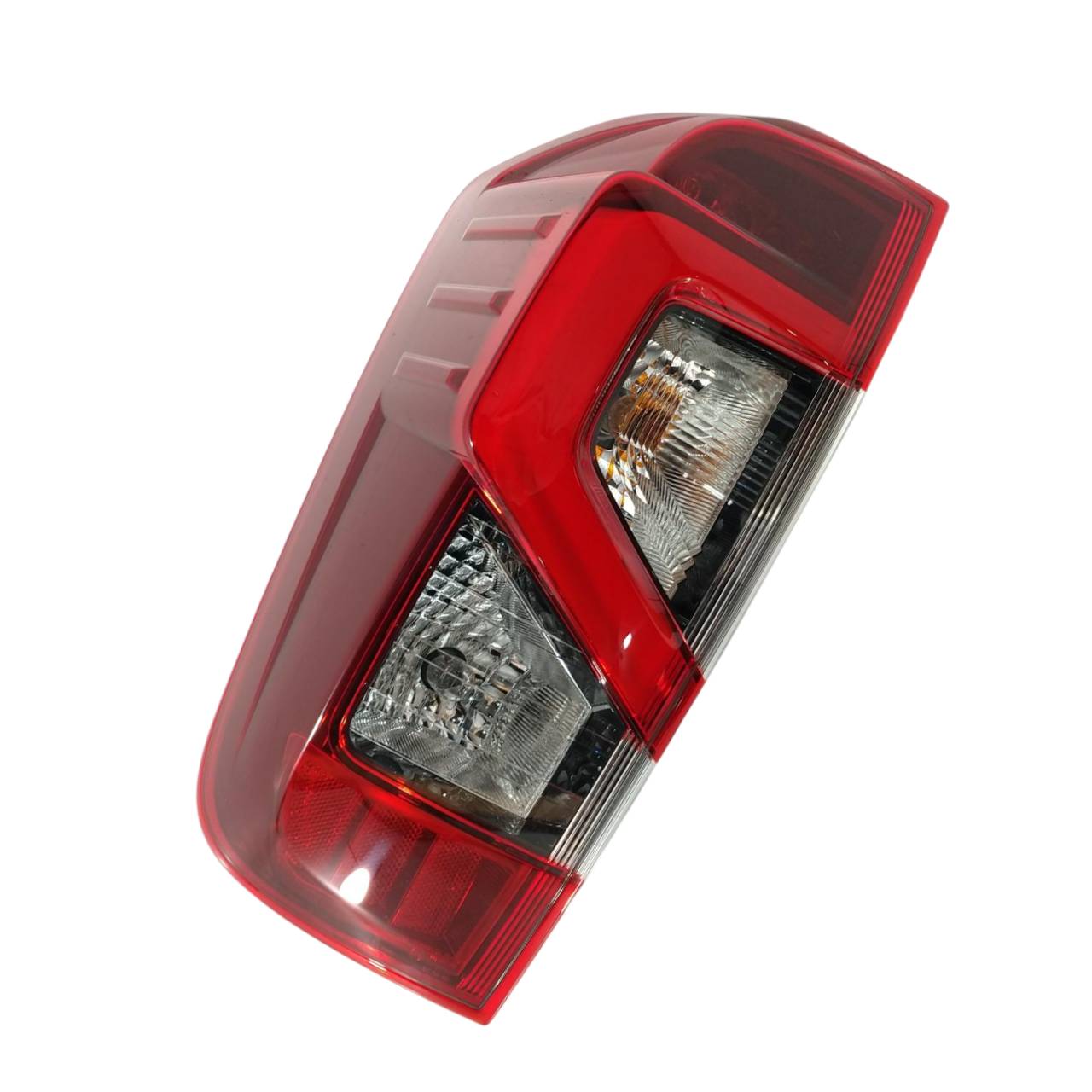 FARO TRASERO  NISSAN NP300 19-  2.3 SERIE YS - foto 2