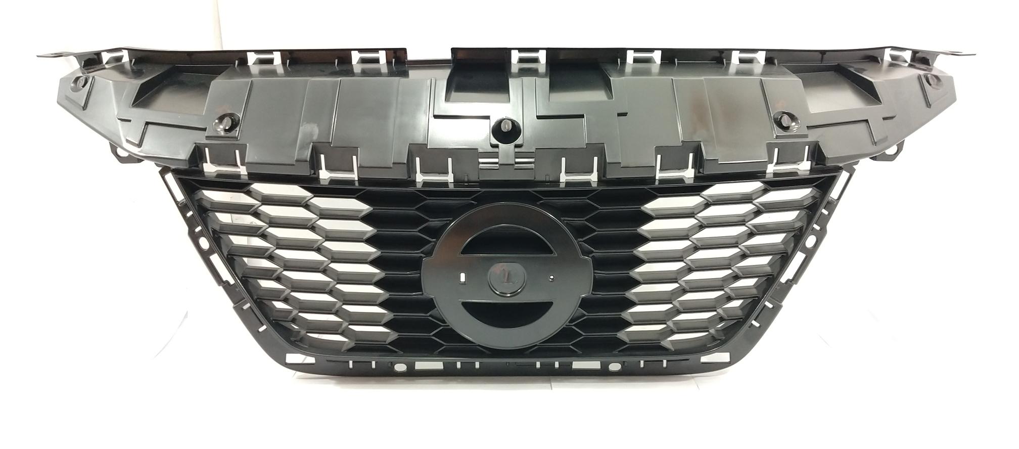 GRILLA RADIADOR  NISSAN VERSA 21-25  1.6 INY 16V DOHC