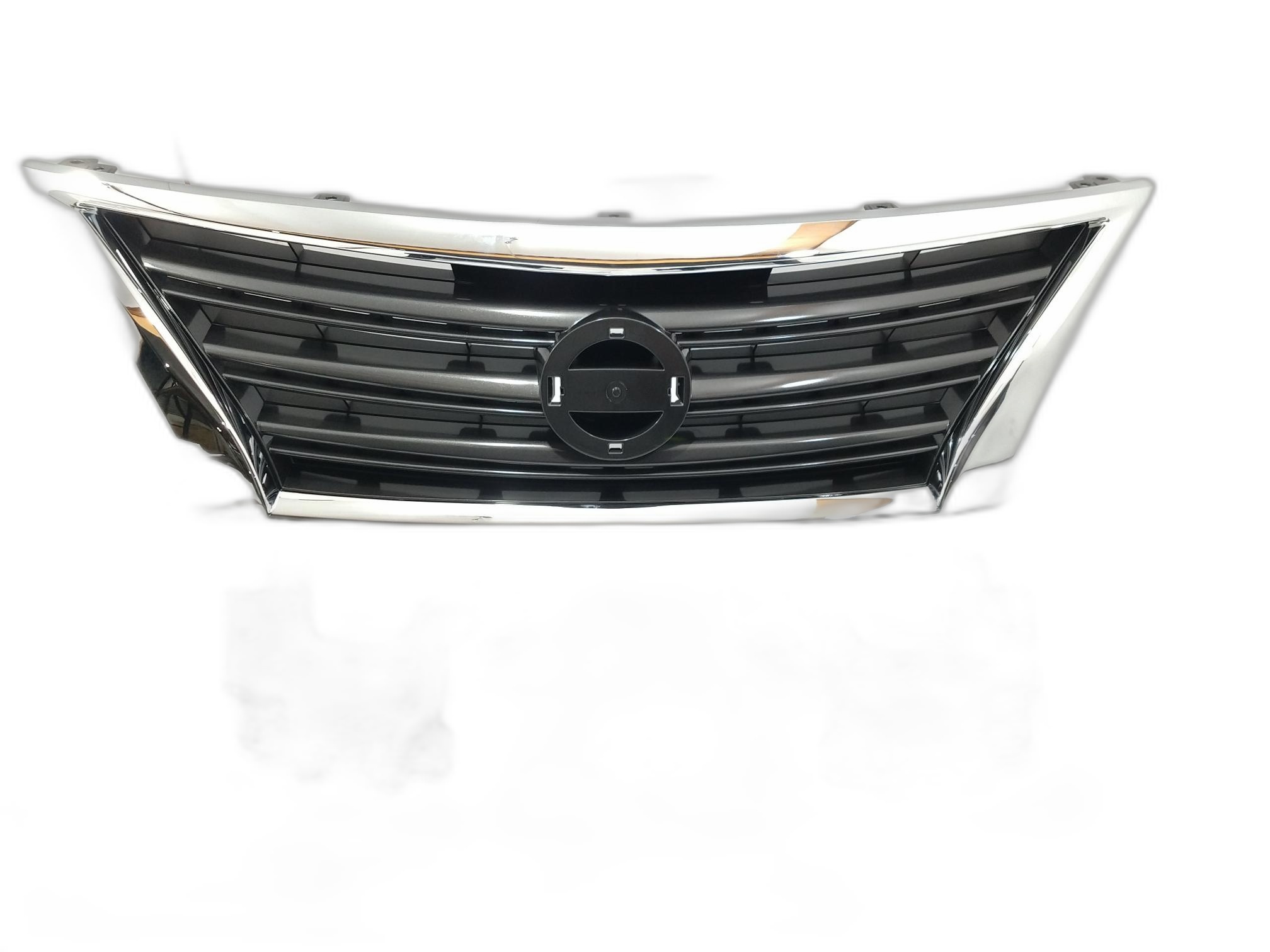 GRILLA DE RADIADOR B17U  NISSAN SENTRA 2015-2020  1.8 INY 16V DO