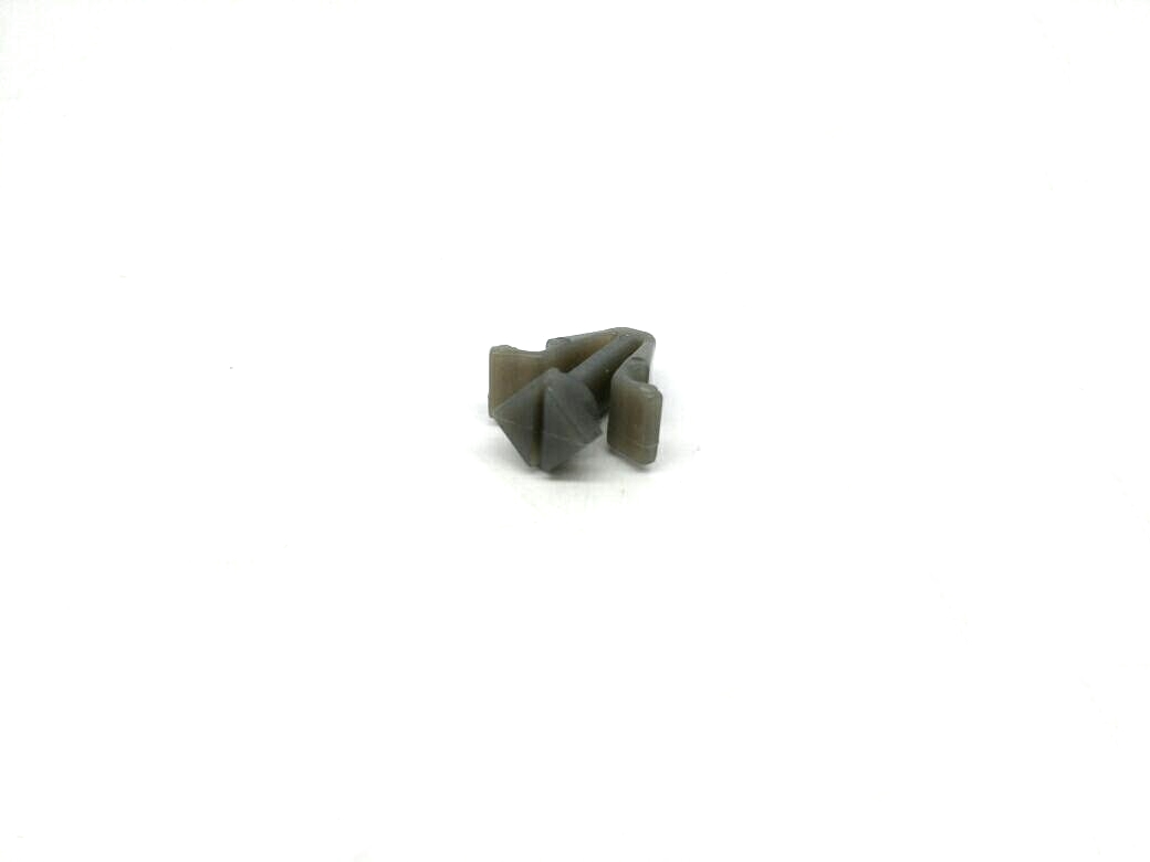 CLIP DE PARRILLA  NISSAN DATSUN PICKUP 720 79-85  2.2 DIESEL - foto 2