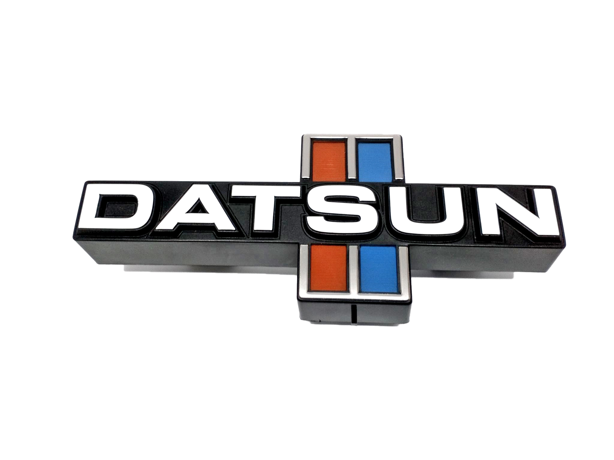 EMBLEMA DELANTERO   NISSAN DATSUN PICKUP 720 79-85  1.8 CARB SER
