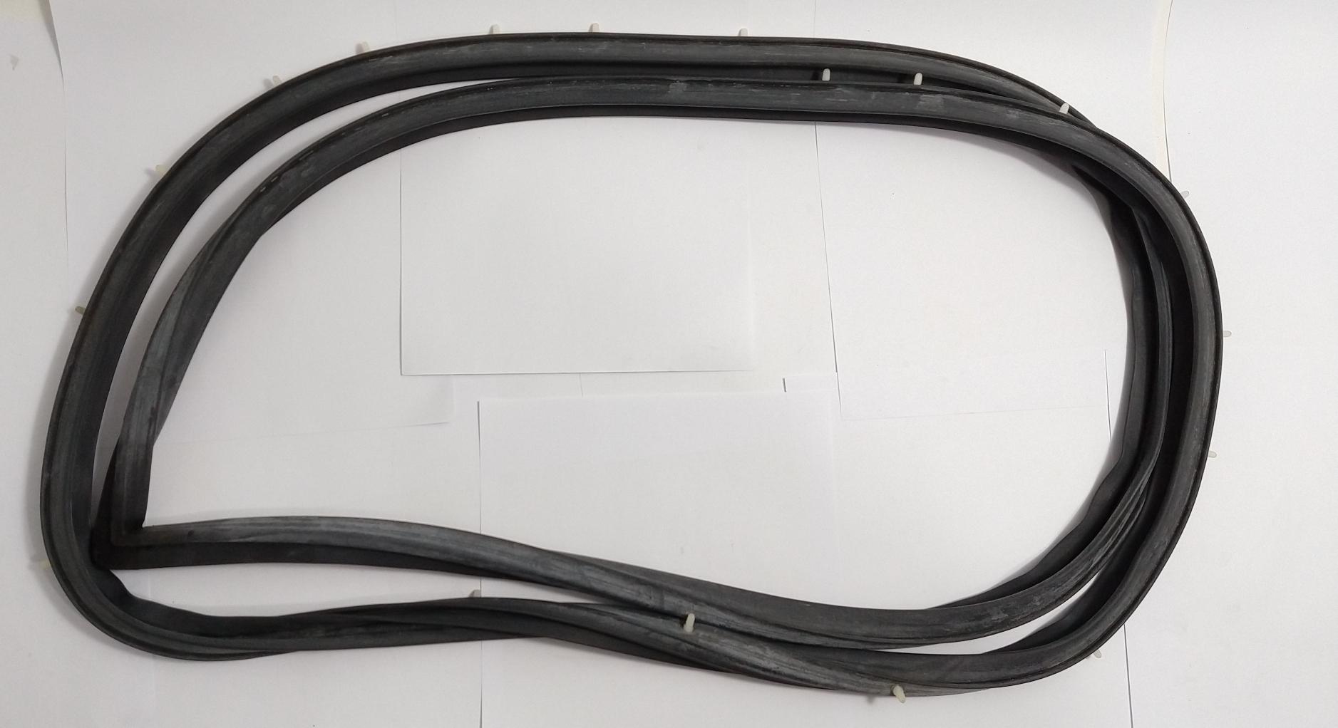 BURLETE DE PUERTA D/I  NISSAN DATSUN LAUREL 81-84  2.0 CARB SERI