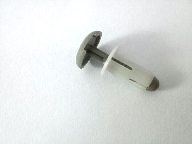 CLIP DE TAPIZADO  NISSAN X-TERRA 04-08  2.8 DIESEL TURBO COMMON