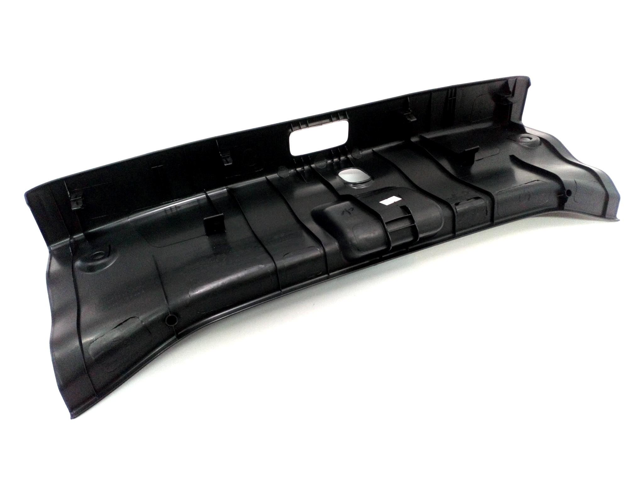 TAPIZADO PLASTICO DE PANEL DE COLA  NISSAN VERSA 14-21  1.6 INY - foto 3