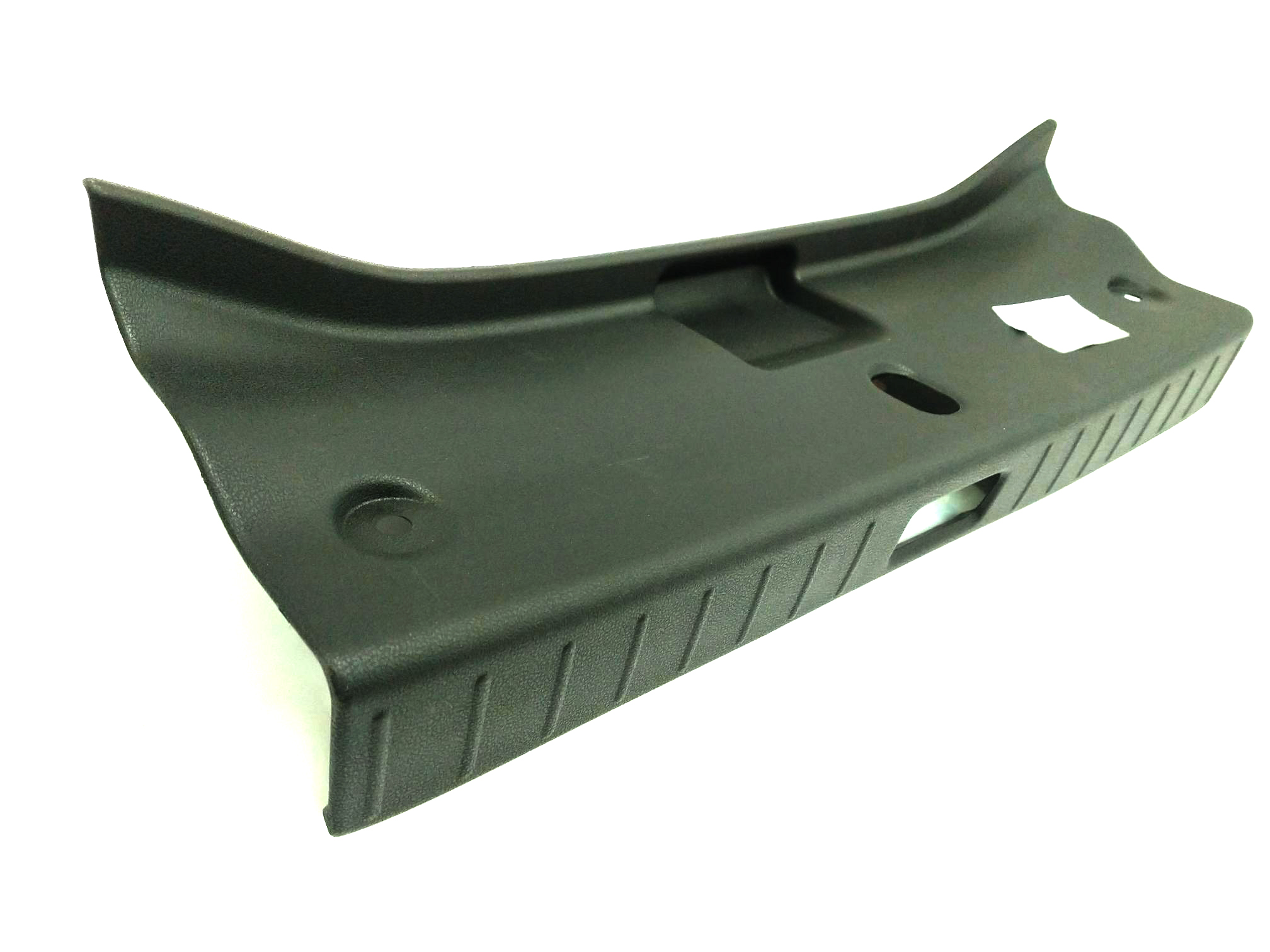 TAPIZADO PLASTICO DE PANEL DE COLA  NISSAN VERSA 14-21  1.6 INY - foto 3