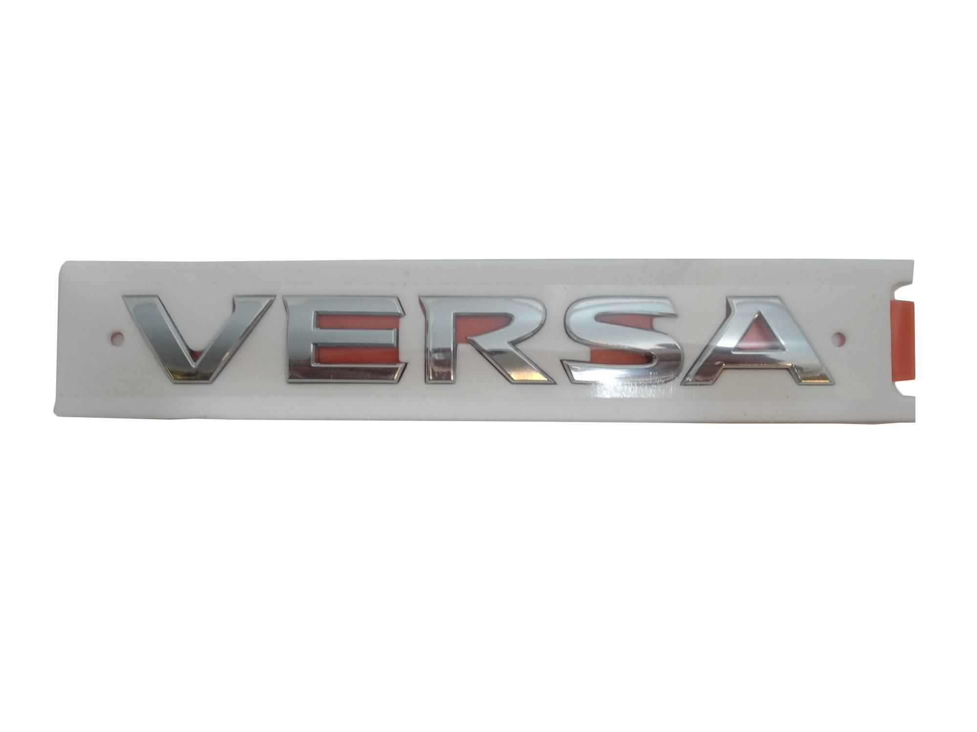 EMBLEMA  NISSAN VERSA 14-21  1.6 INY 16V DOHC