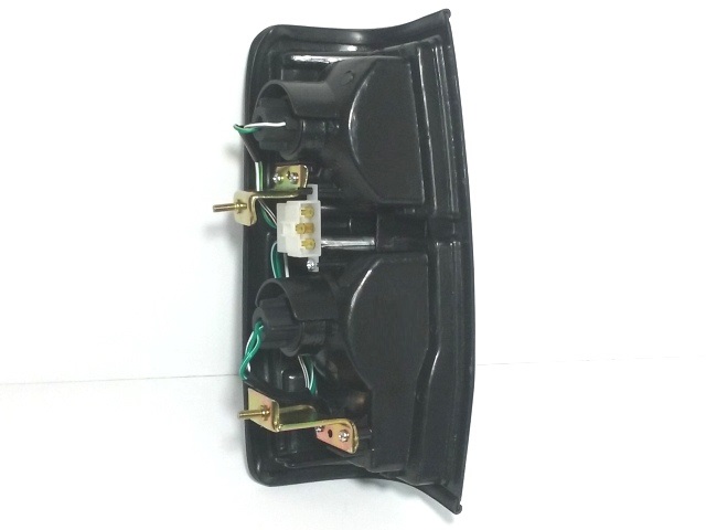 FARO TRASERO DERECHO NISSAN PICKUP 90-94 720 (MEXICO)  2.3 DIESE - foto 2