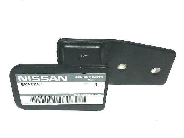 SOPORTE ESCAPE  NISSAN PICK UP 86-02 D21  3.0 INY V6