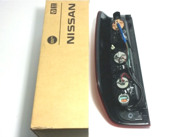FARO TRASERO DER  NISSAN FRONTIER 09-15  2.5 DIESEL TURBO INT SE - foto 2